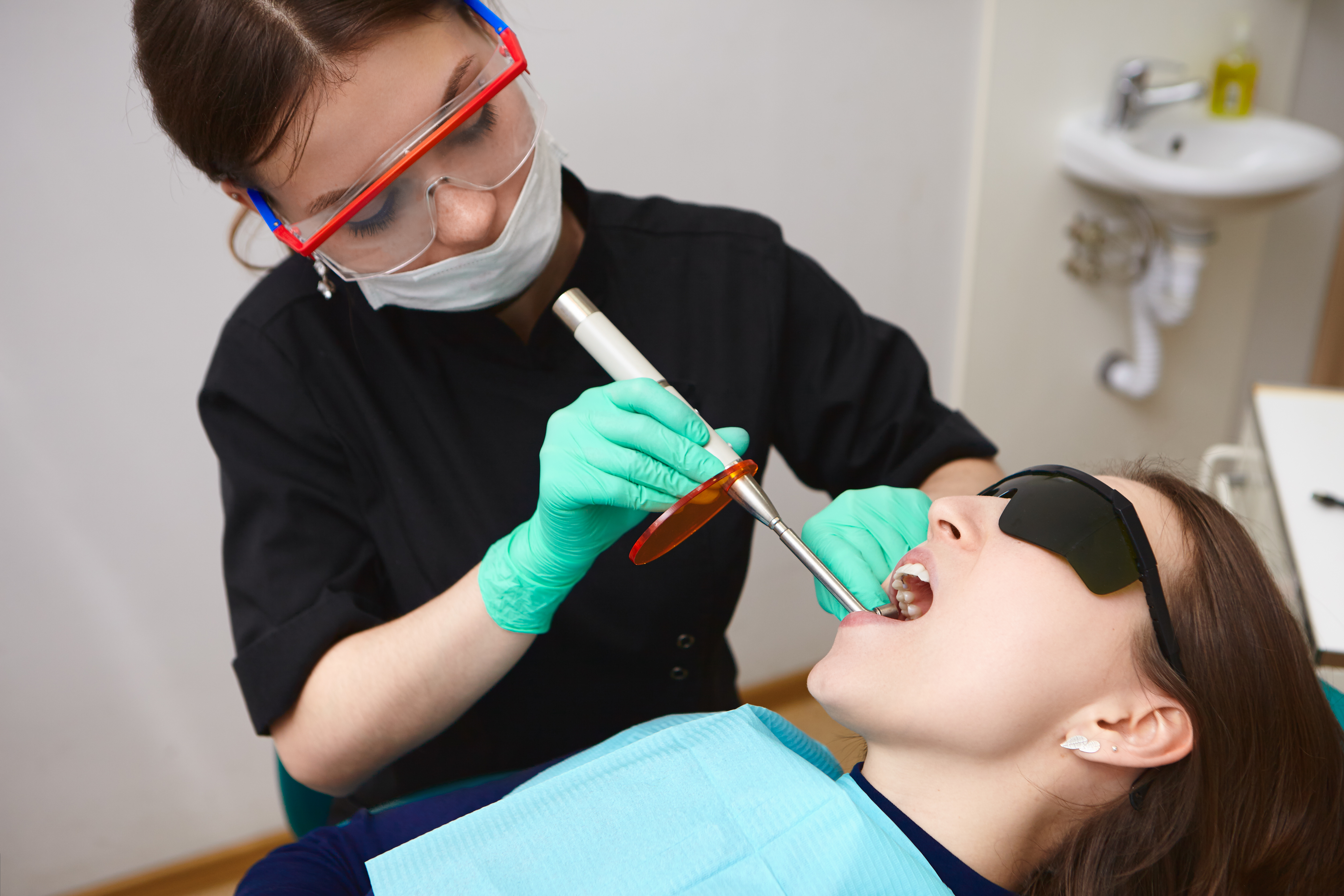 Diş Erimesi Tedavisi (Resorption Treatment) Nedir?
